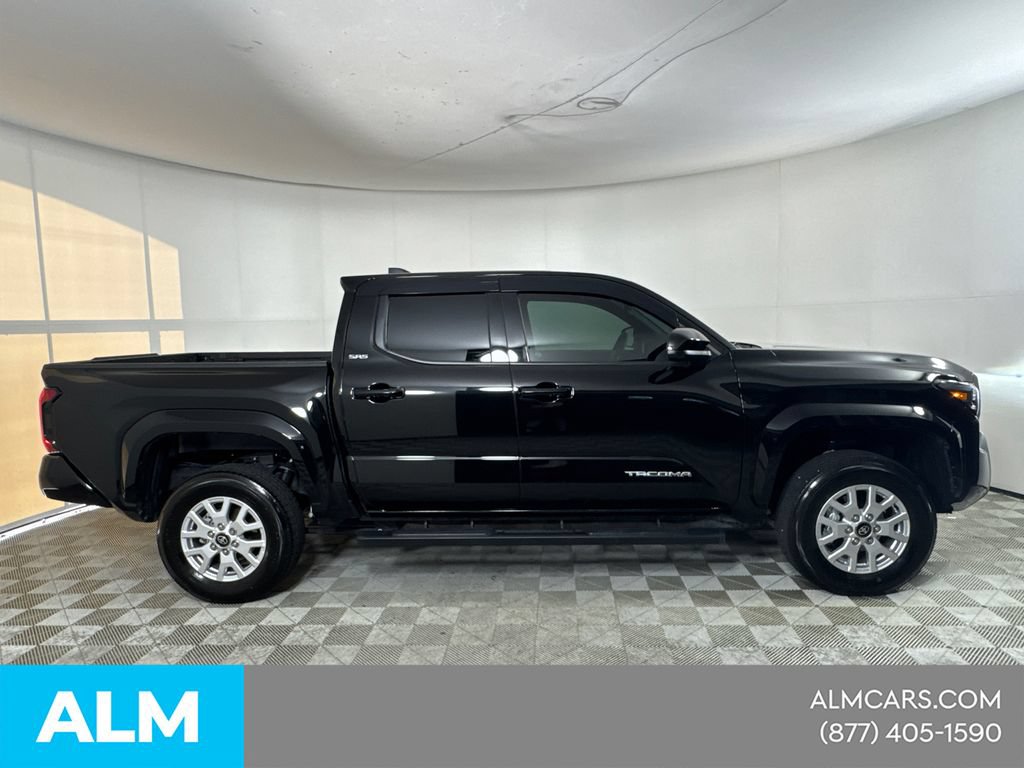Used 2025 Toyota Tacoma SR5 AWD/4WD image 5