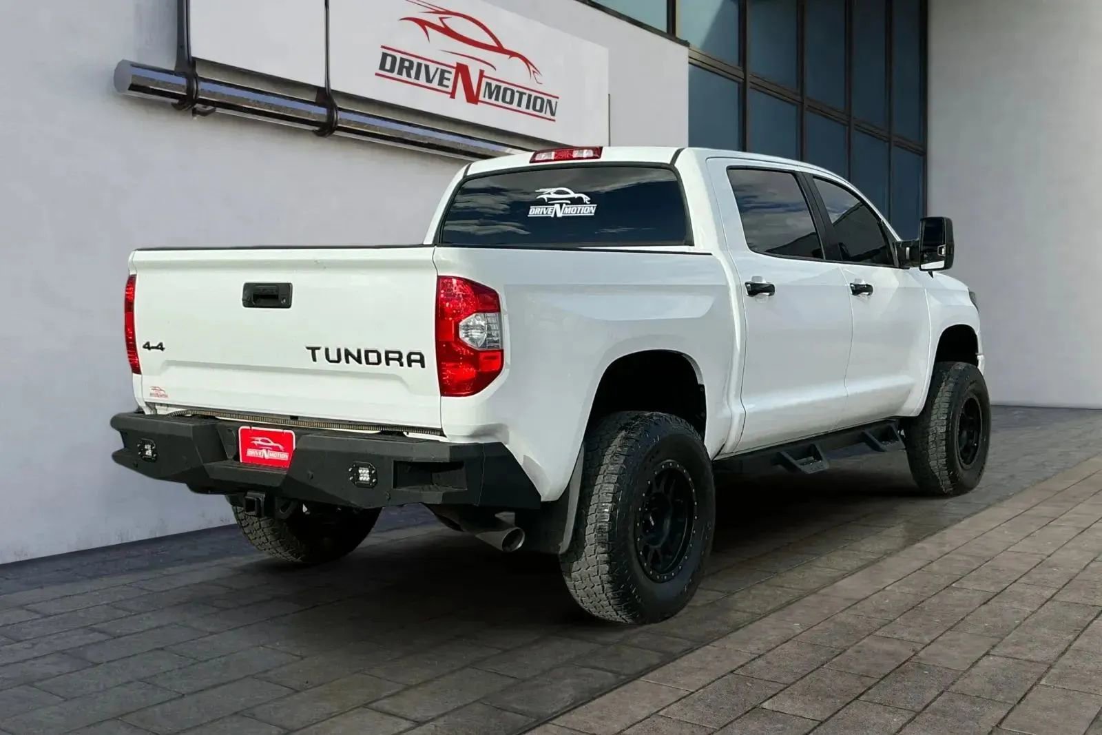 Used 2017 Toyota Tundra SR5 image 3