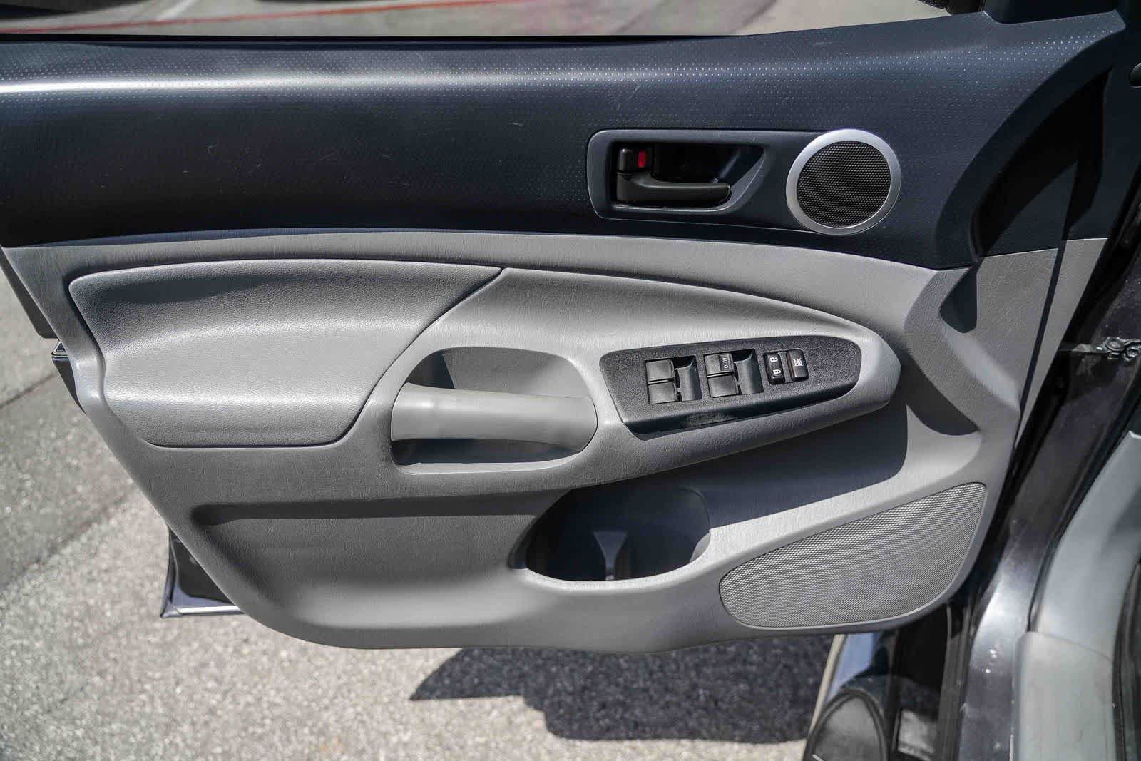 Used 2015 Toyota Tacoma PreRunner w/ SR5 Package RWD image 20