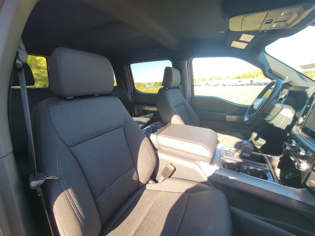 New 2025 Ford F150 XLT image 34