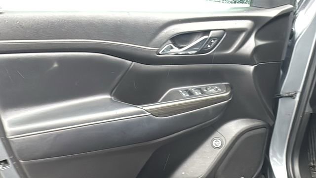 Used 2020 GMC Acadia SLT w/ Trailering Package image 9