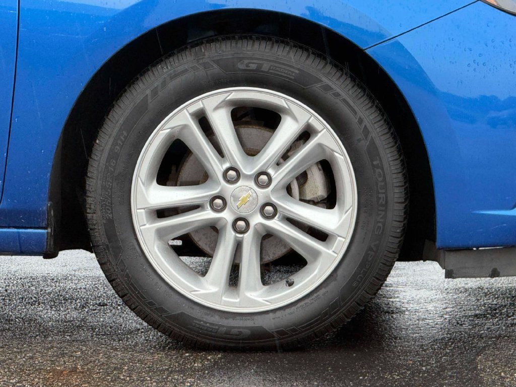 Used 2017 Chevrolet Cruze LT FWD image 6