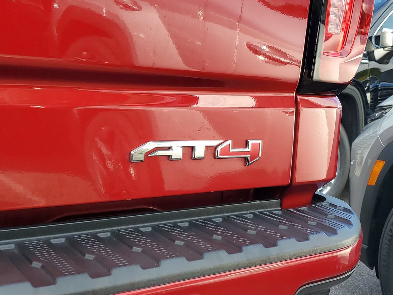 Used 2024 GMC Sierra 1500 AT4 w/ Technology Package AWD/4WD image 8