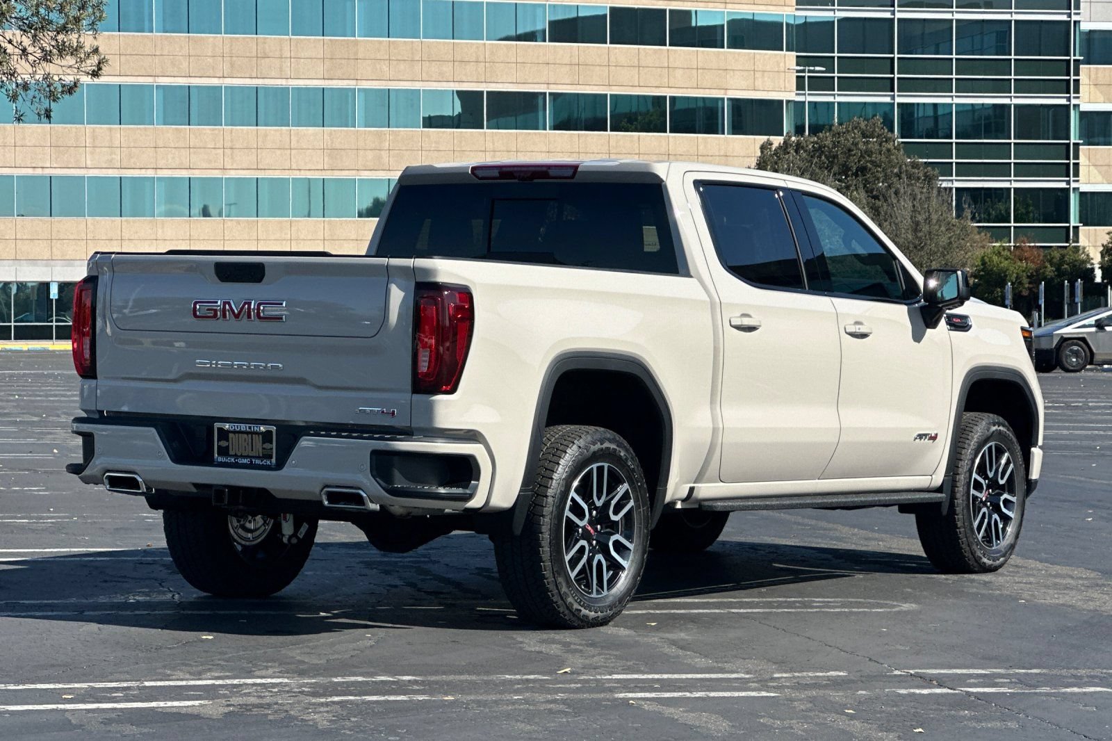 Used 2026 GMC Sierra 1500 AT4 w/ AT4 Premium Package AWD/4WD image 4