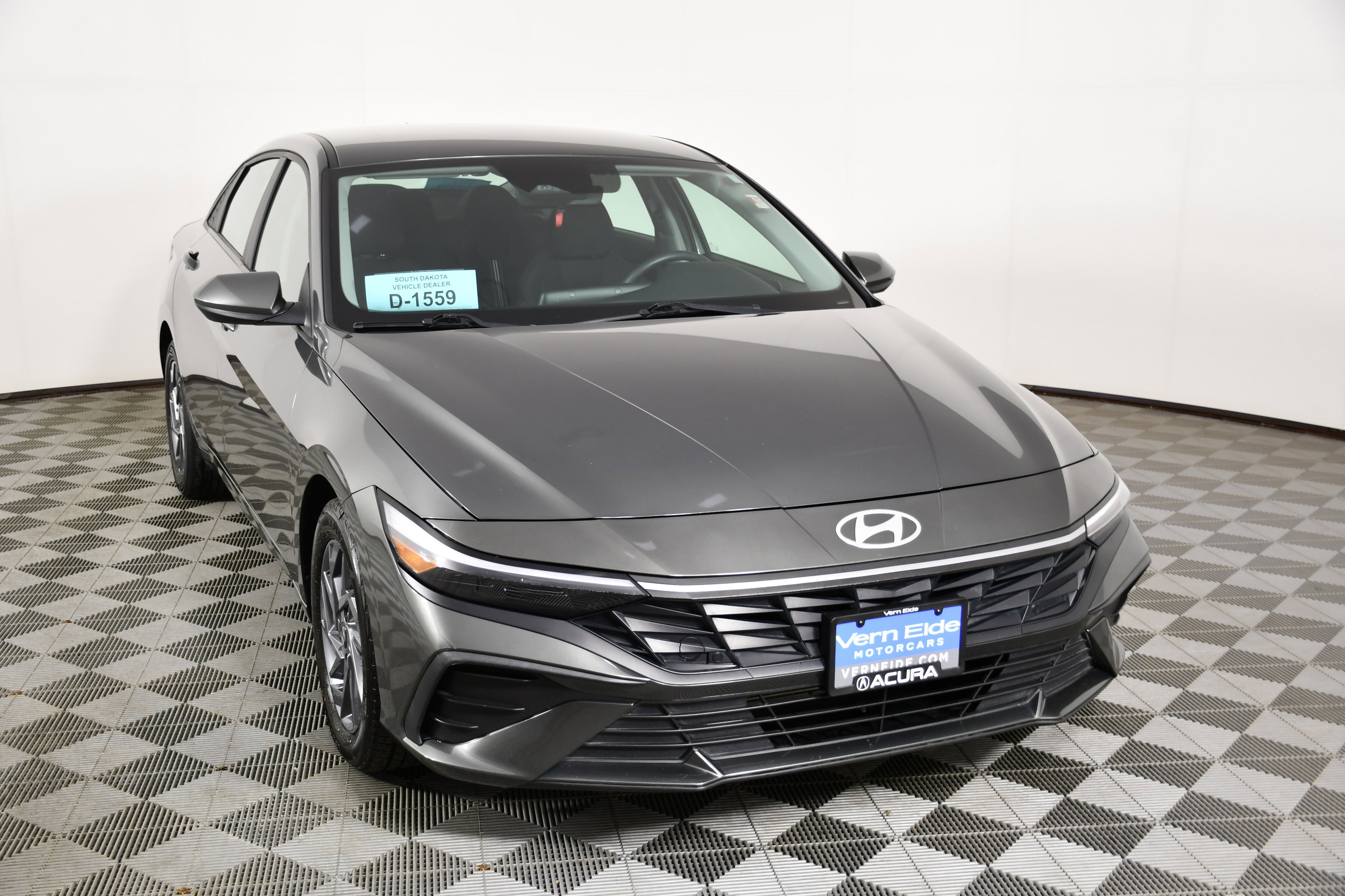 Used 2024 Hyundai Elantra SEL FWD image 3