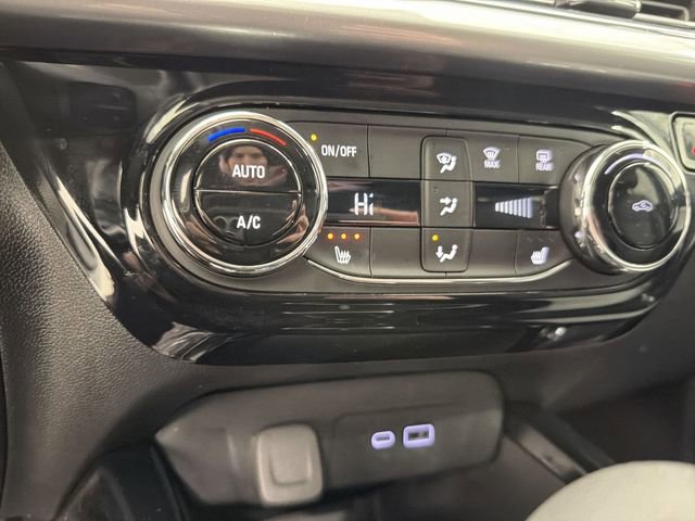 Used 2025 Chevrolet Trax LT w/ LT Convenience Package image 26