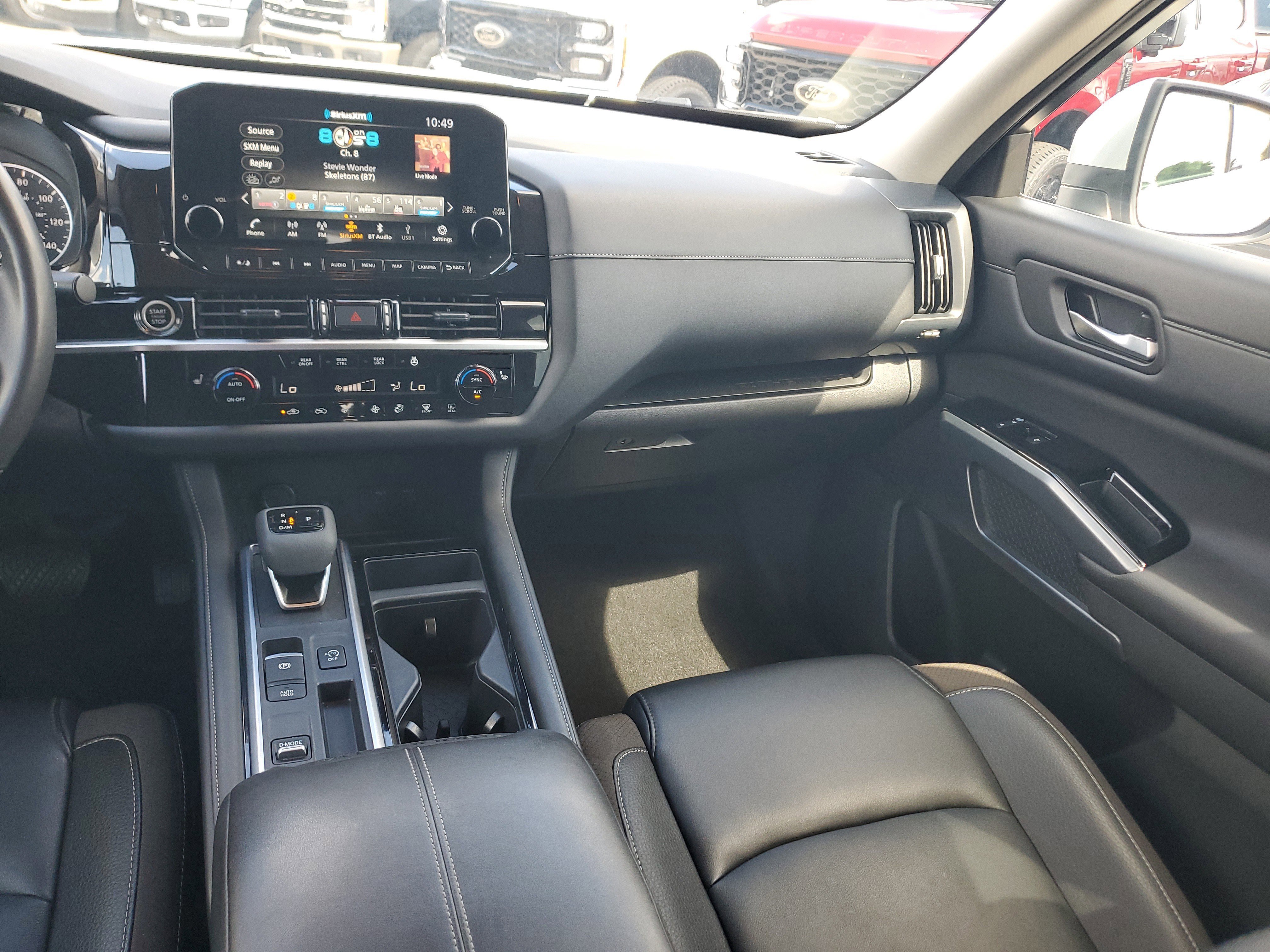 Used 2024 Nissan Pathfinder SL FWD image 19