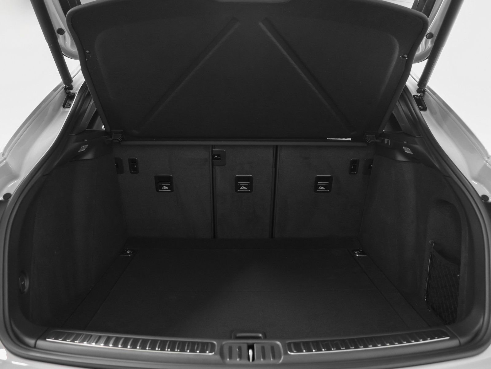 New 2026 Porsche Macan image 17