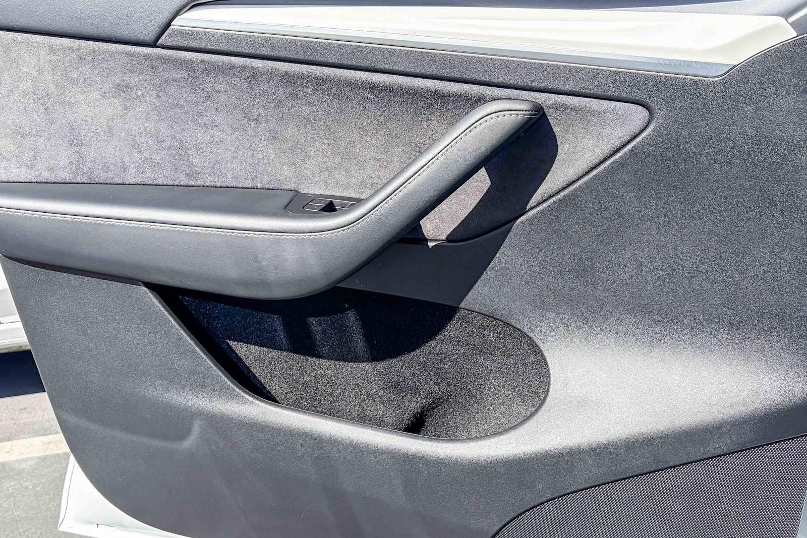 Used 2023 Tesla Model Y Long Range image 19