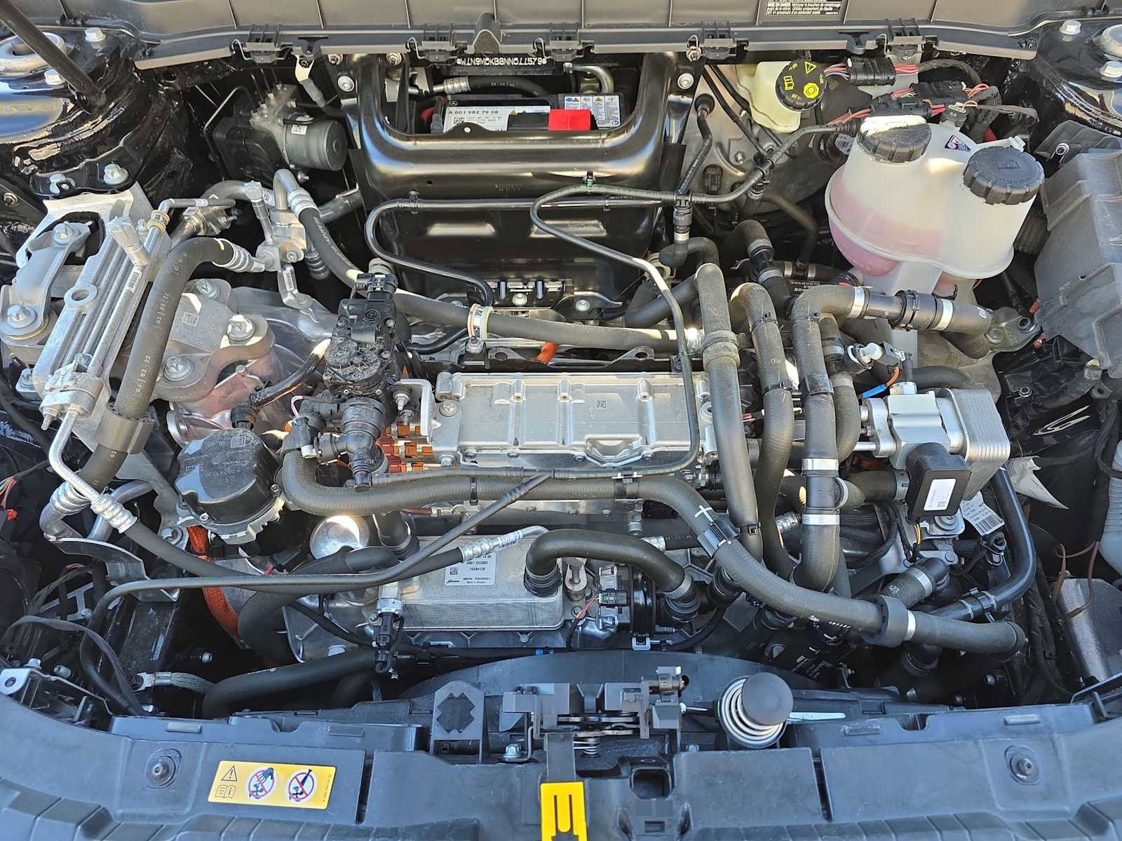 Used 2022 Mercedes-Benz EQB 300 4MATIC w/ Exclusive Package image 13