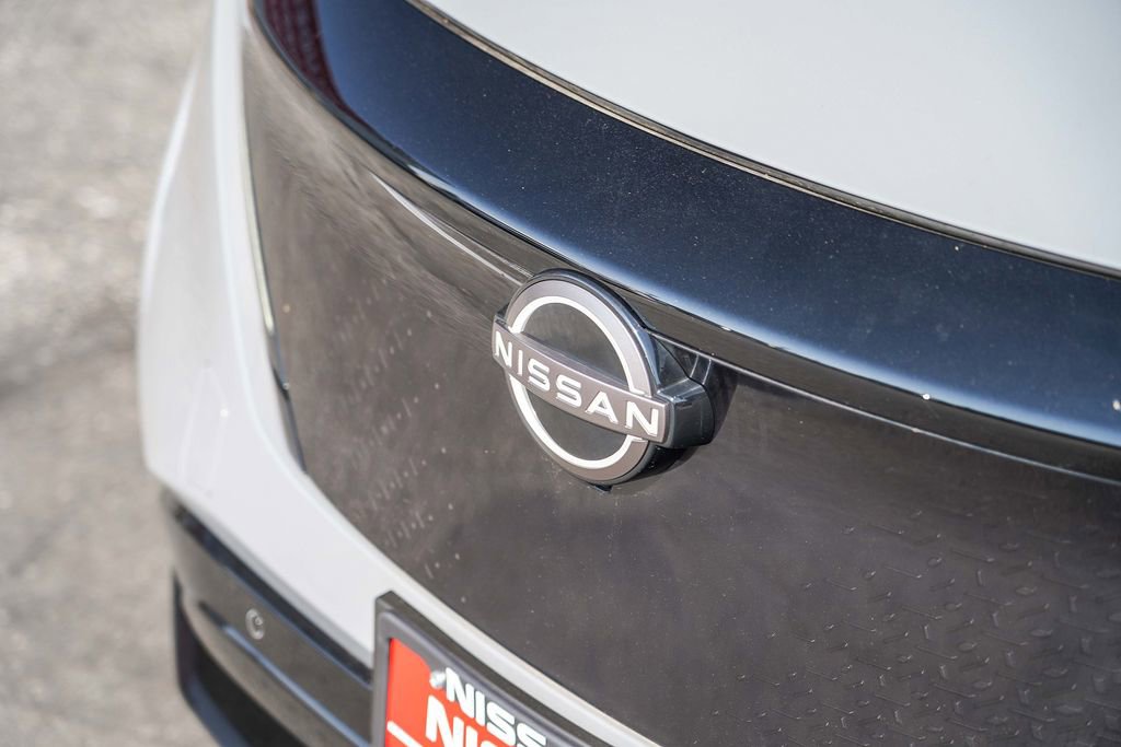 New 2025 Nissan Ariya Platinum image 4