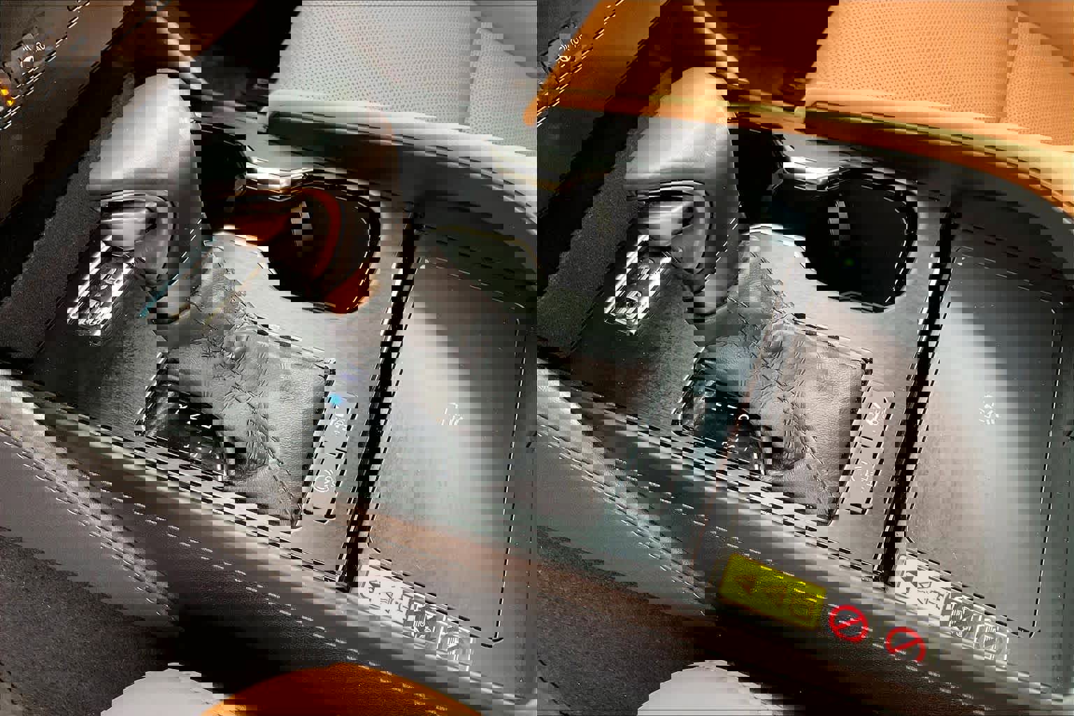 Used 2024 Lexus ES 300h w/ Premium Package image 17