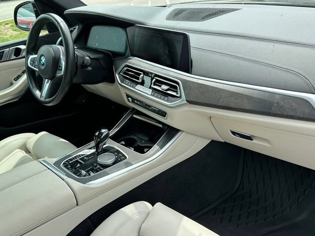 Used 2022 BMW X5 xDrive45e w/ M Sport Package AWD/4WD image 11