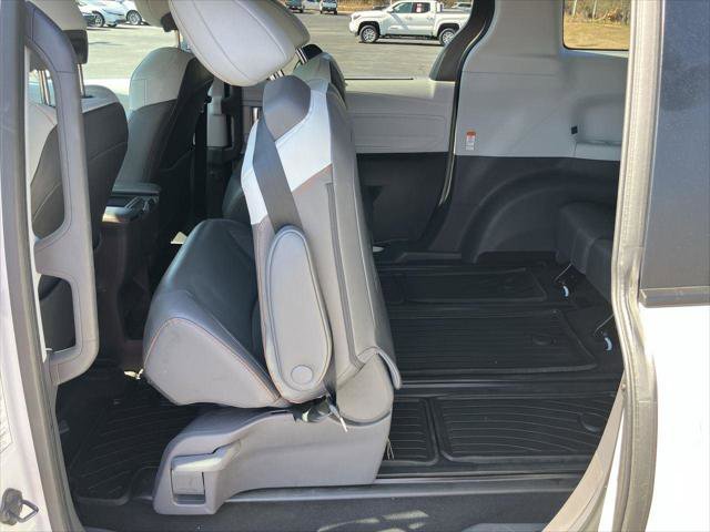 Certified 2021 Toyota Sienna XSE image 26