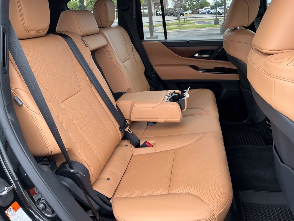 New 2026 Lexus LX 600 4WD w/ Interior Upgrade Package image 22