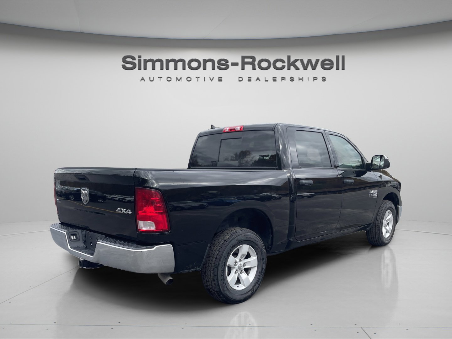 Used 2023 RAM 1500 Classic SLT w/ Trailer & Traction Group image 5