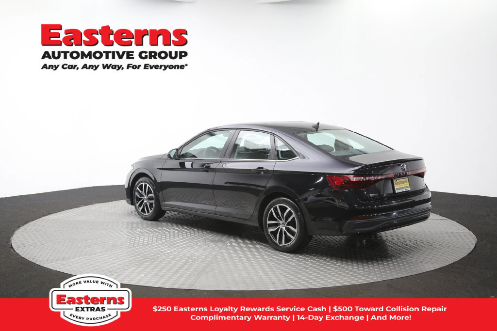 Used 2025 Volkswagen Jetta SE FWD image 64