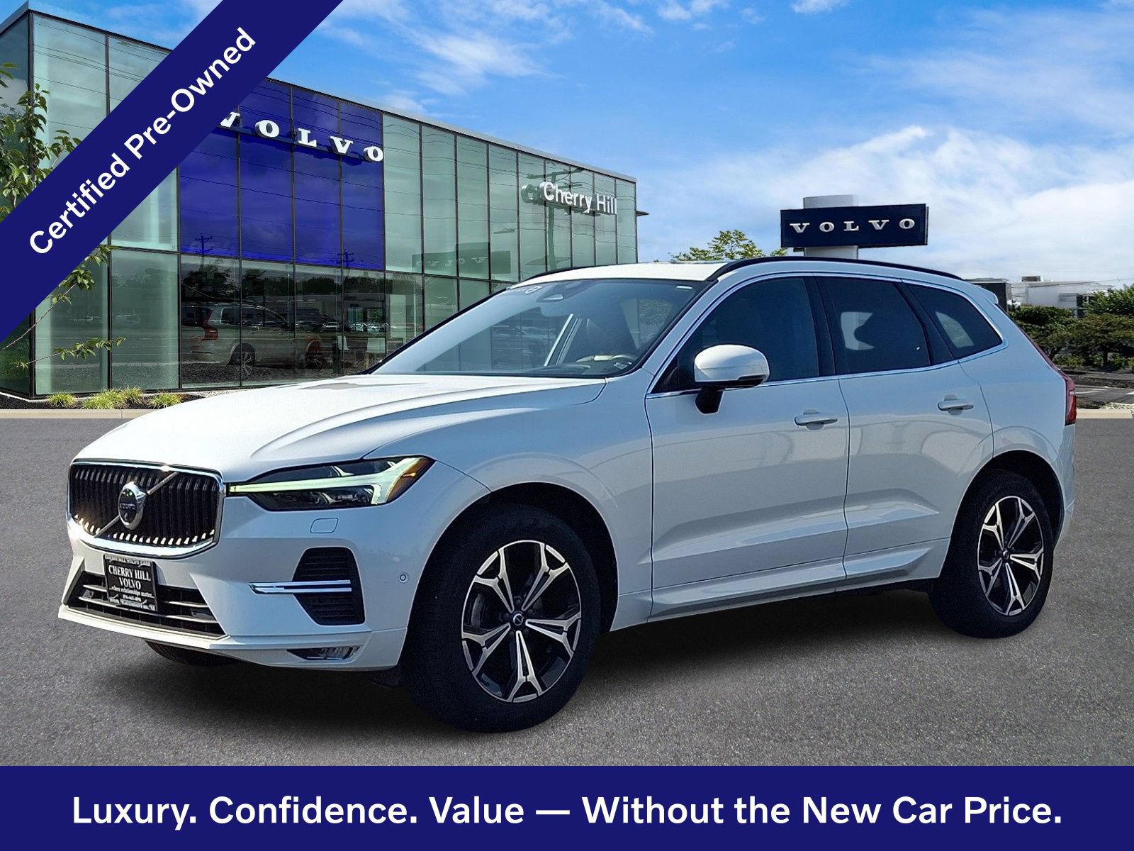 Certified 2022 Volvo XC60 B5 Momentum w/ Advanced Package AWD/4WD image 3