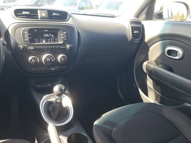Used 2018 Kia Soul Base image 11