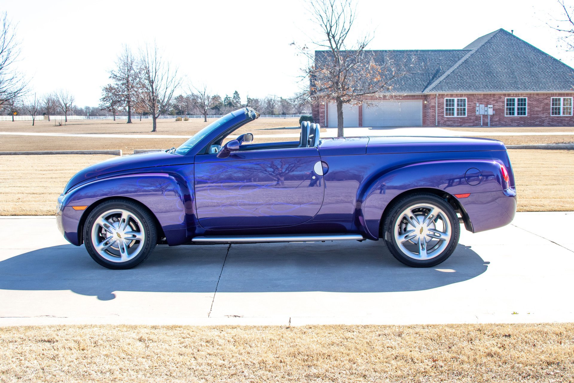 Used 2004 Chevrolet SSR w/ Preferred Equipment Group RWD image 5