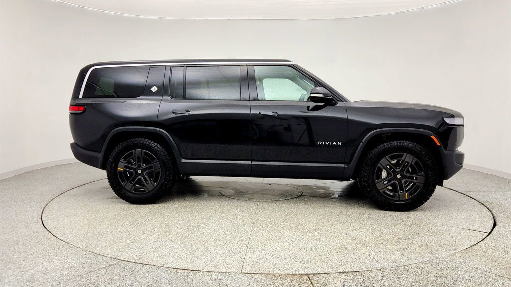 Used 2024 Rivian R1S Adventure image 4