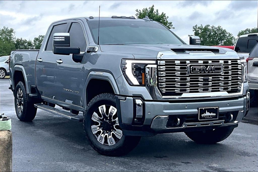 Used 2025 GMC Sierra 3500 Denali w/ Denali Reserve Package AWD/4WD image 38
