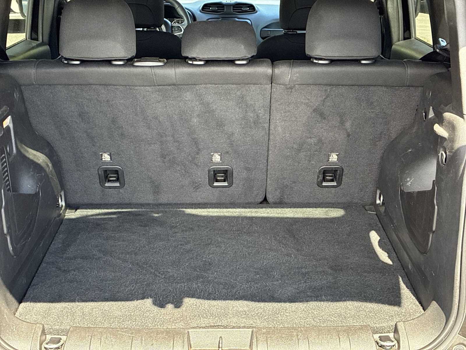 Certified 2023 Jeep Renegade Latitude AWD/4WD image 20