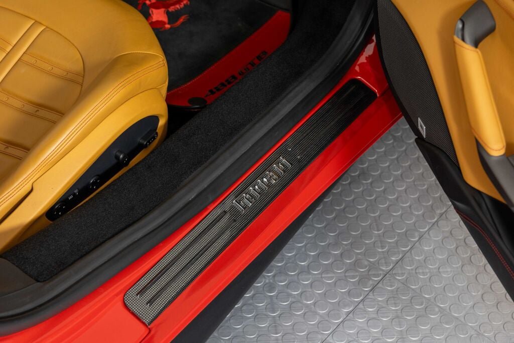 Used 2017 Ferrari 488 GTB RWD image 42