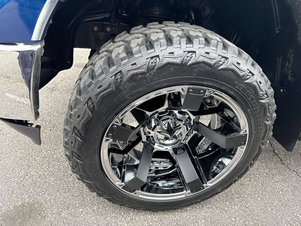 Used 2017 RAM 1500 SLT AWD/4WD image 5