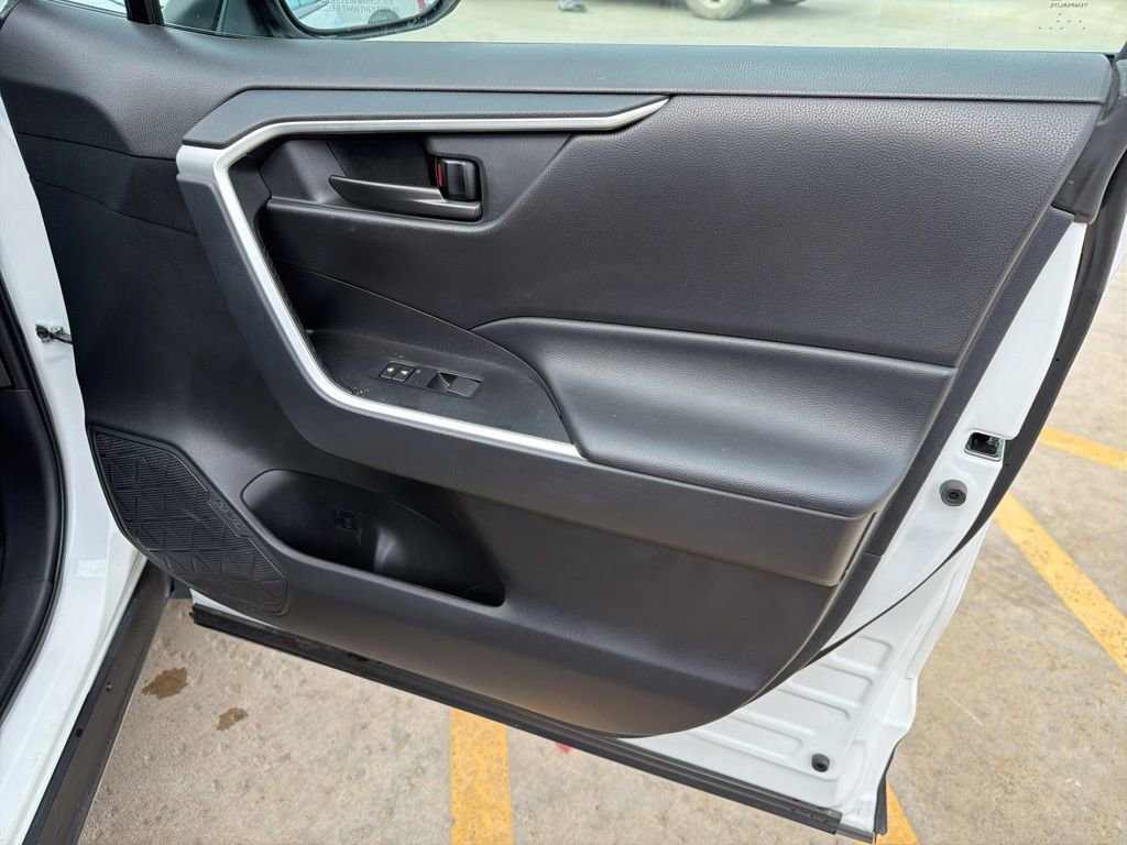 Used 2024 Toyota RAV4 LE image 23