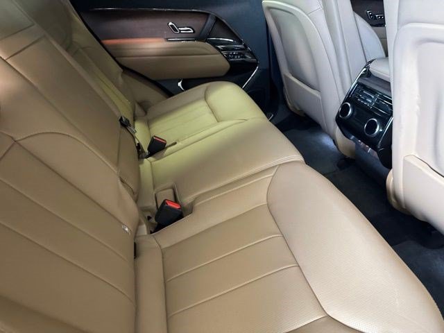 Used 2023 Land Rover Range Rover Sport SE AWD/4WD image 25