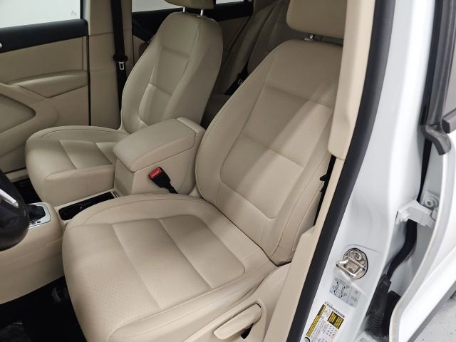 Used 2017 Volkswagen Tiguan S image 14