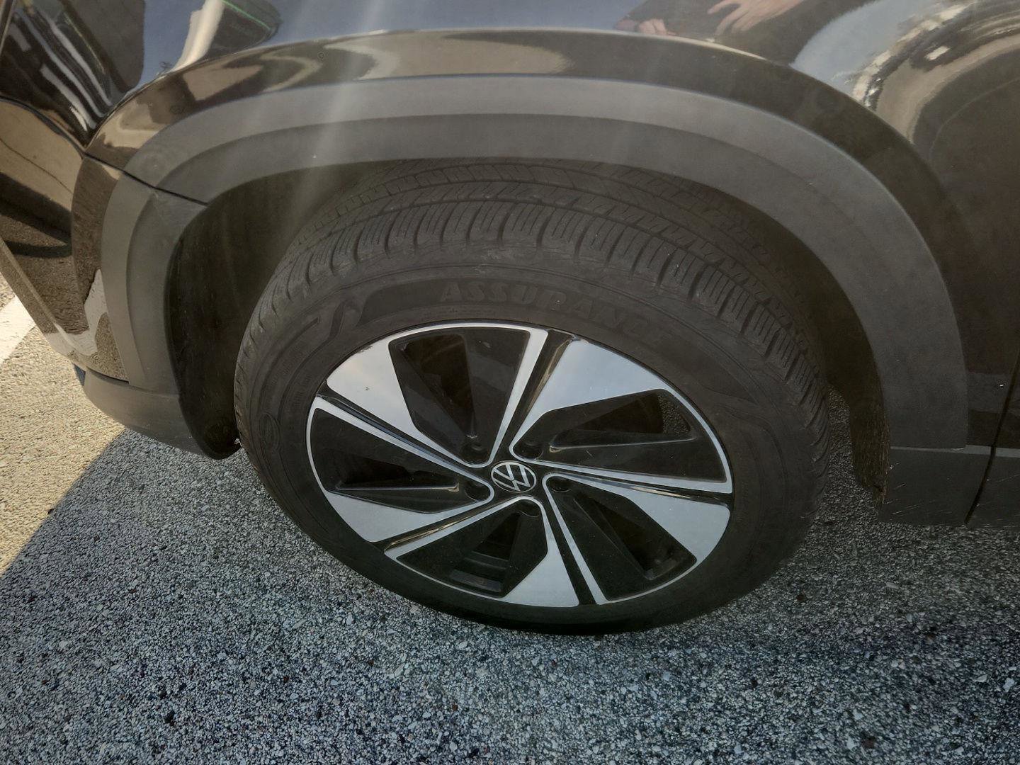 Used 2024 Volkswagen Taos SE AWD/4WD image 8