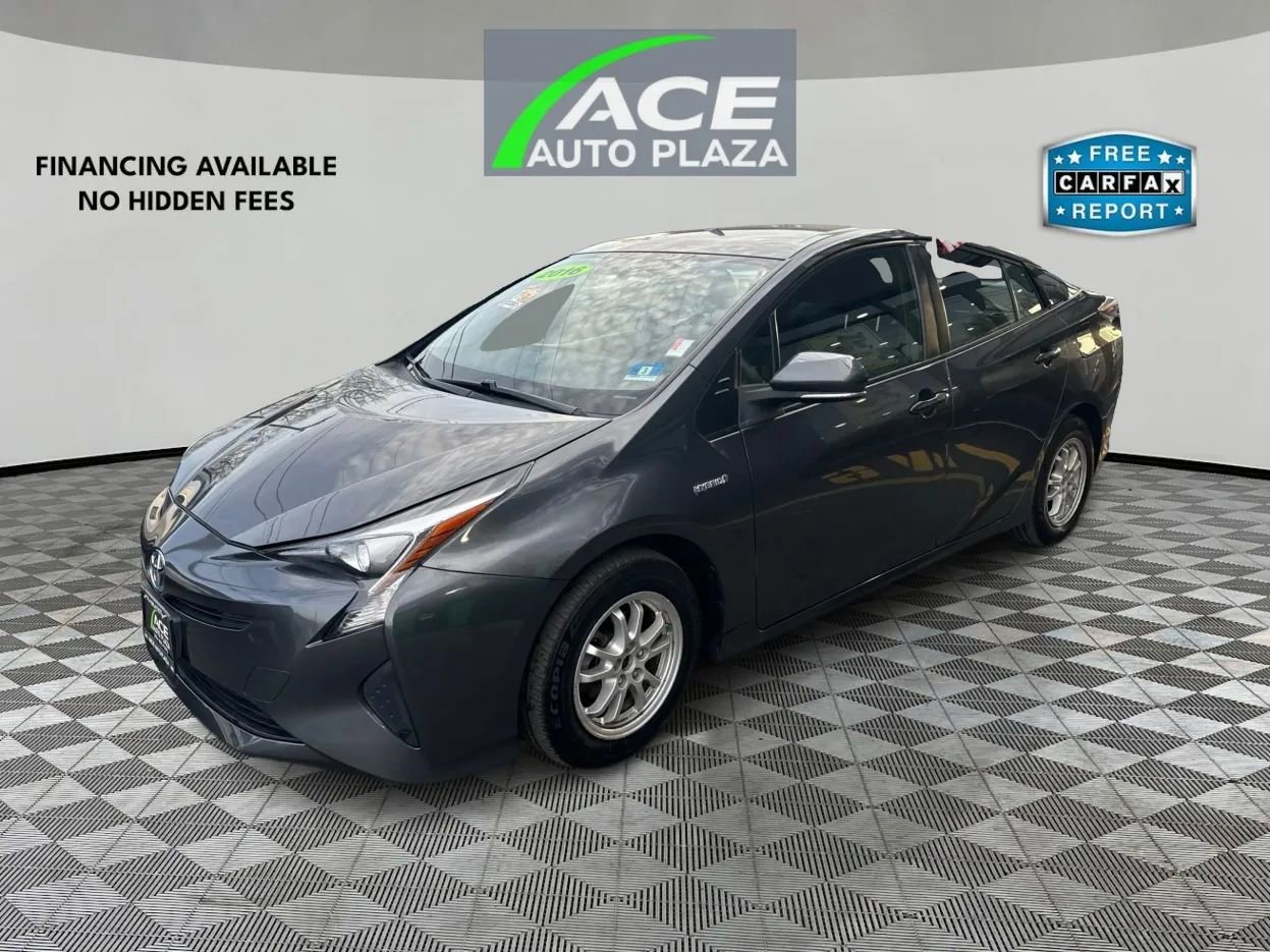 Used 2016 Toyota Prius Two image 2