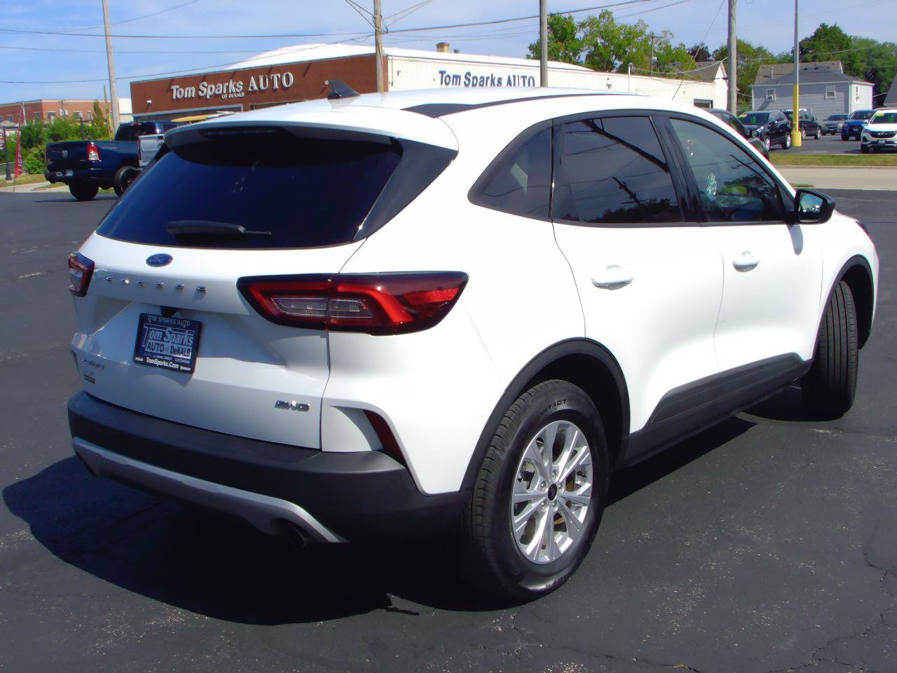Used 2025 Ford Escape Active AWD/4WD image 2