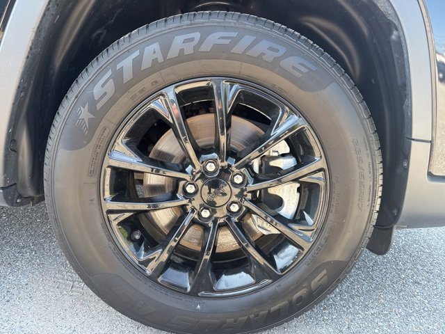 Used 2023 Jeep Cherokee Altitude Lux image 9