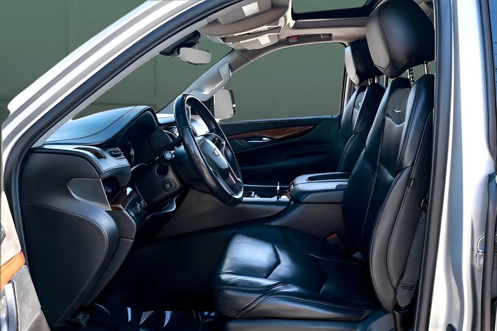 Used 2018 Cadillac Escalade ESV Luxury image 11