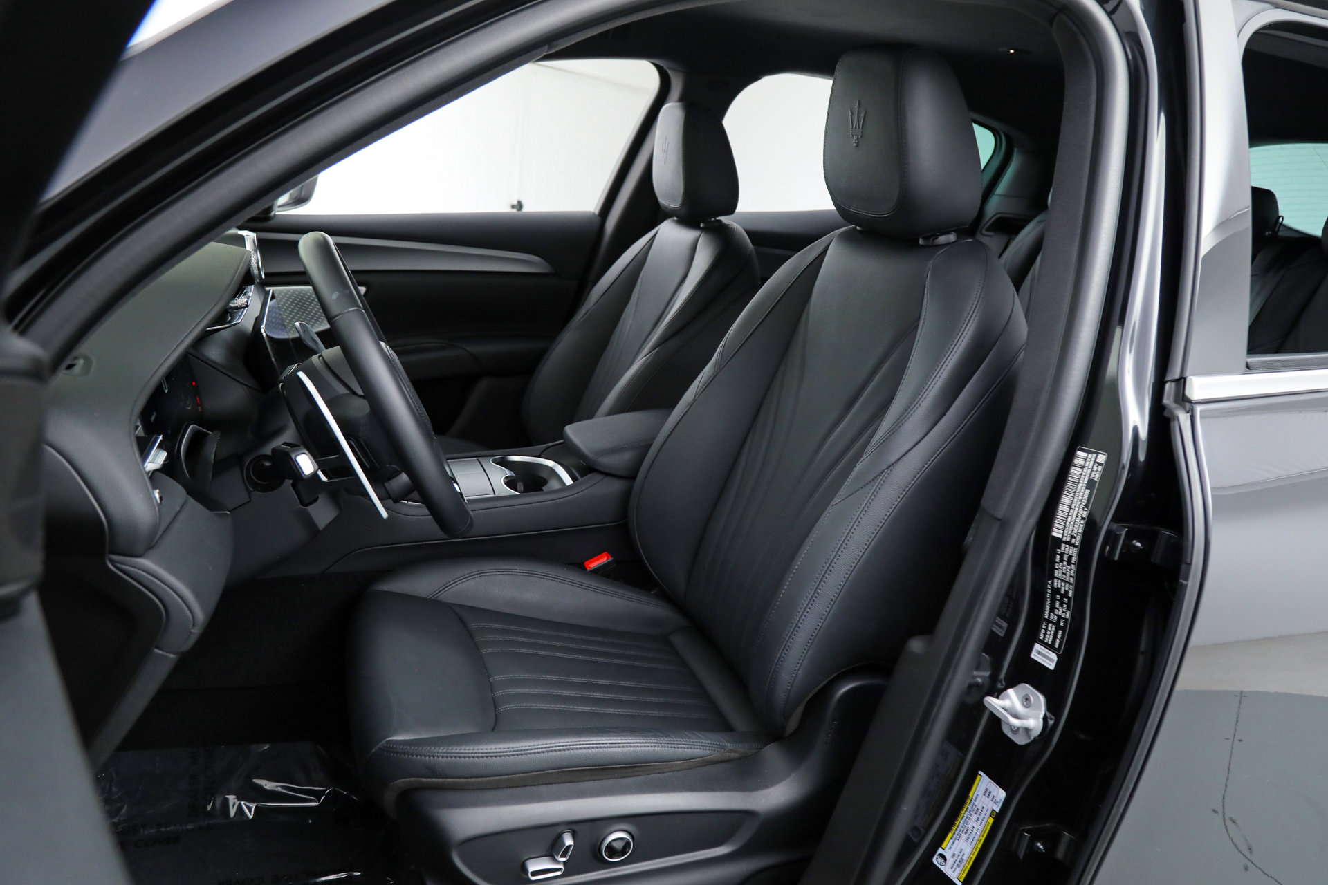 Certified 2023 Maserati Grecale GT image 19