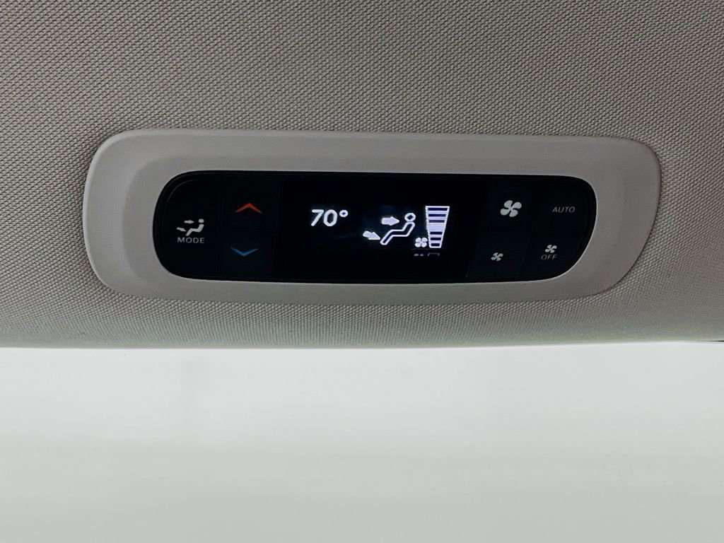 Used 2023 Chrysler Pacifica Touring-L FWD image 22