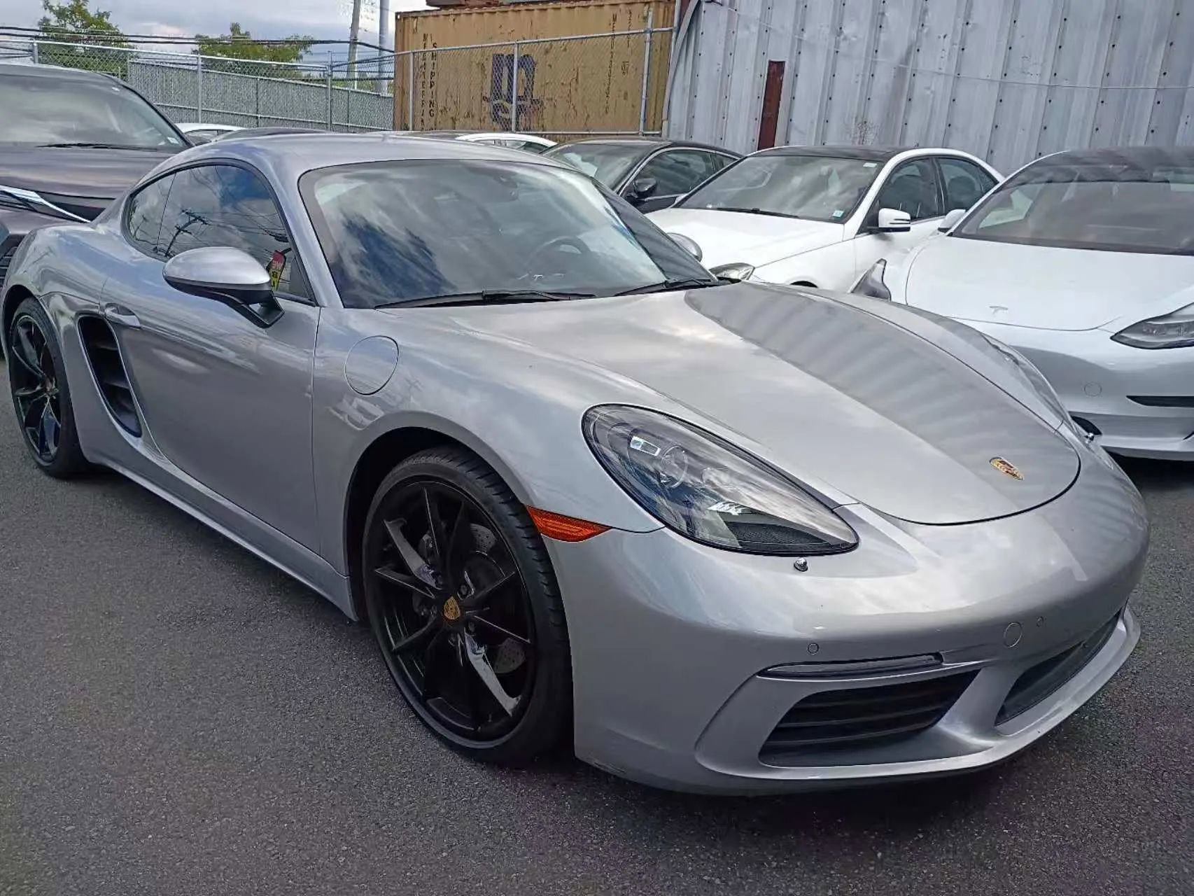 Used 2018 Porsche 718 Cayman RWD image 3