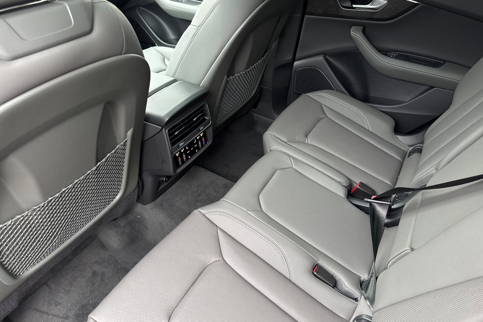 New 2026 Audi Q8 Premium Plus image 9