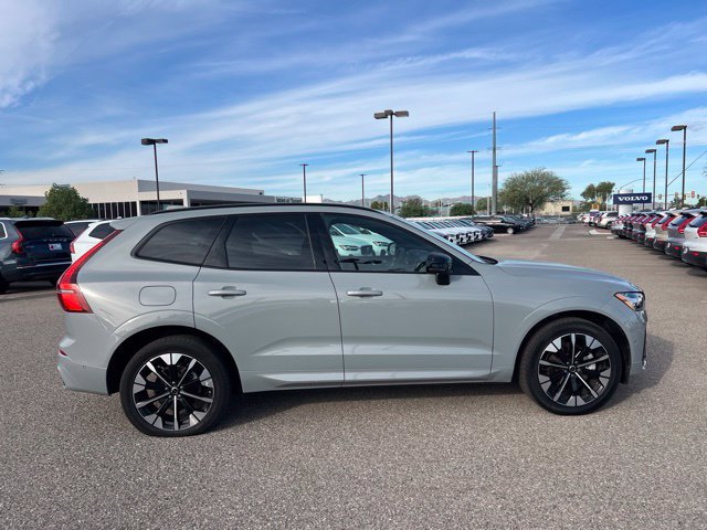 Used 2026 Volvo XC60 B5 Plus AWD/4WD image 2