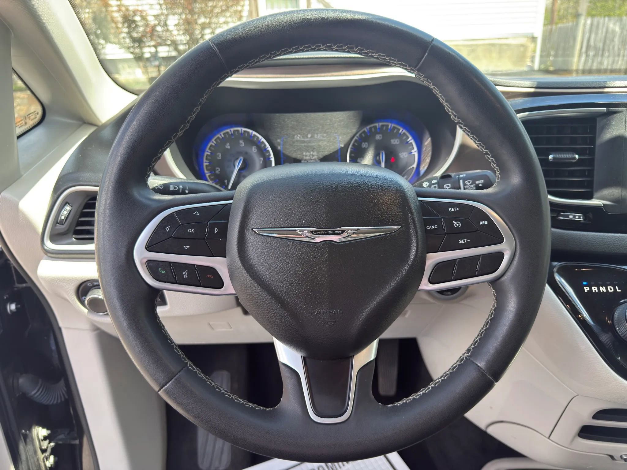 Used 2022 Chrysler Voyager LX FWD image 26