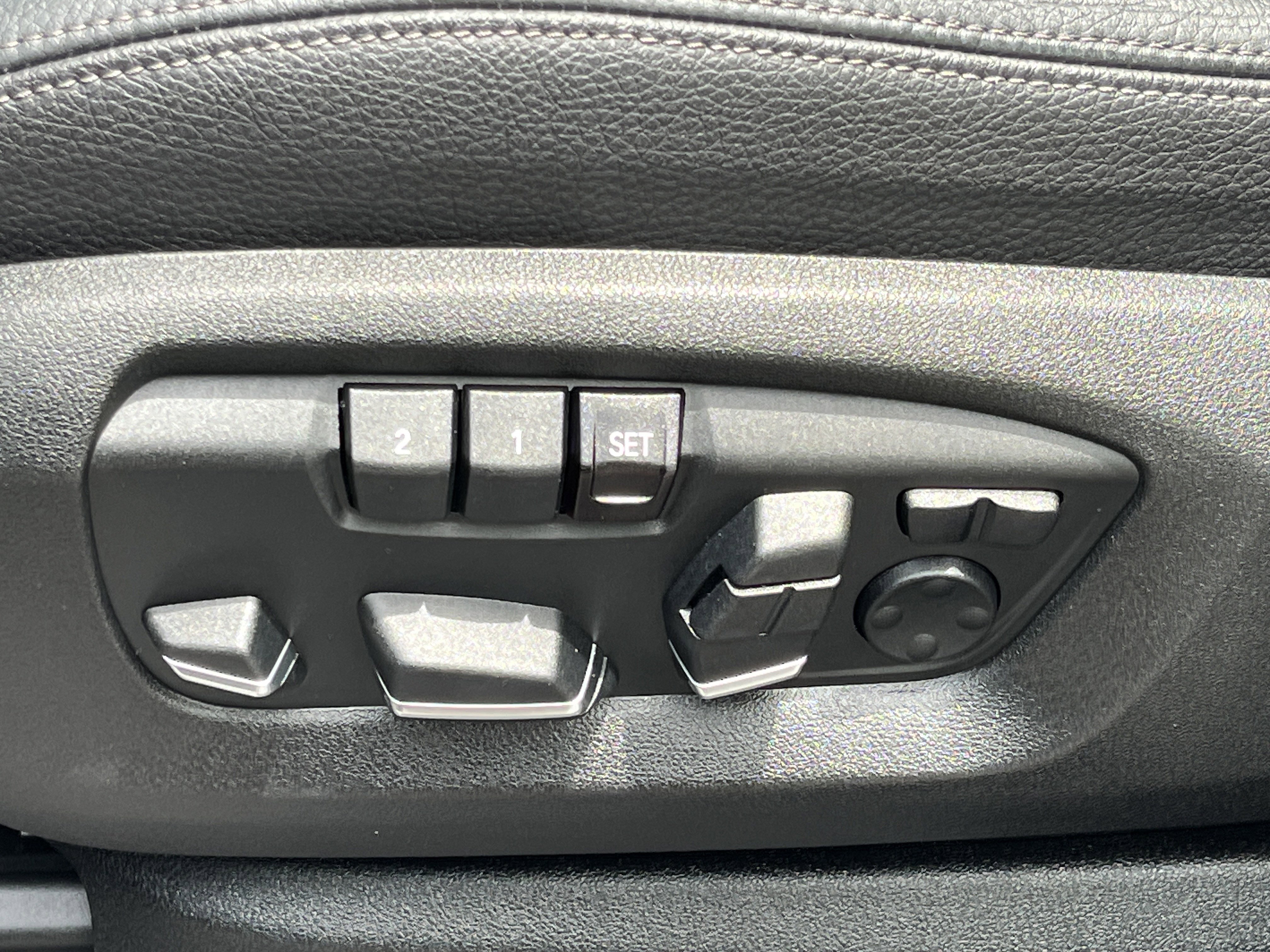 Used 2018 BMW X6 xDrive40i AWD/4WD image 16