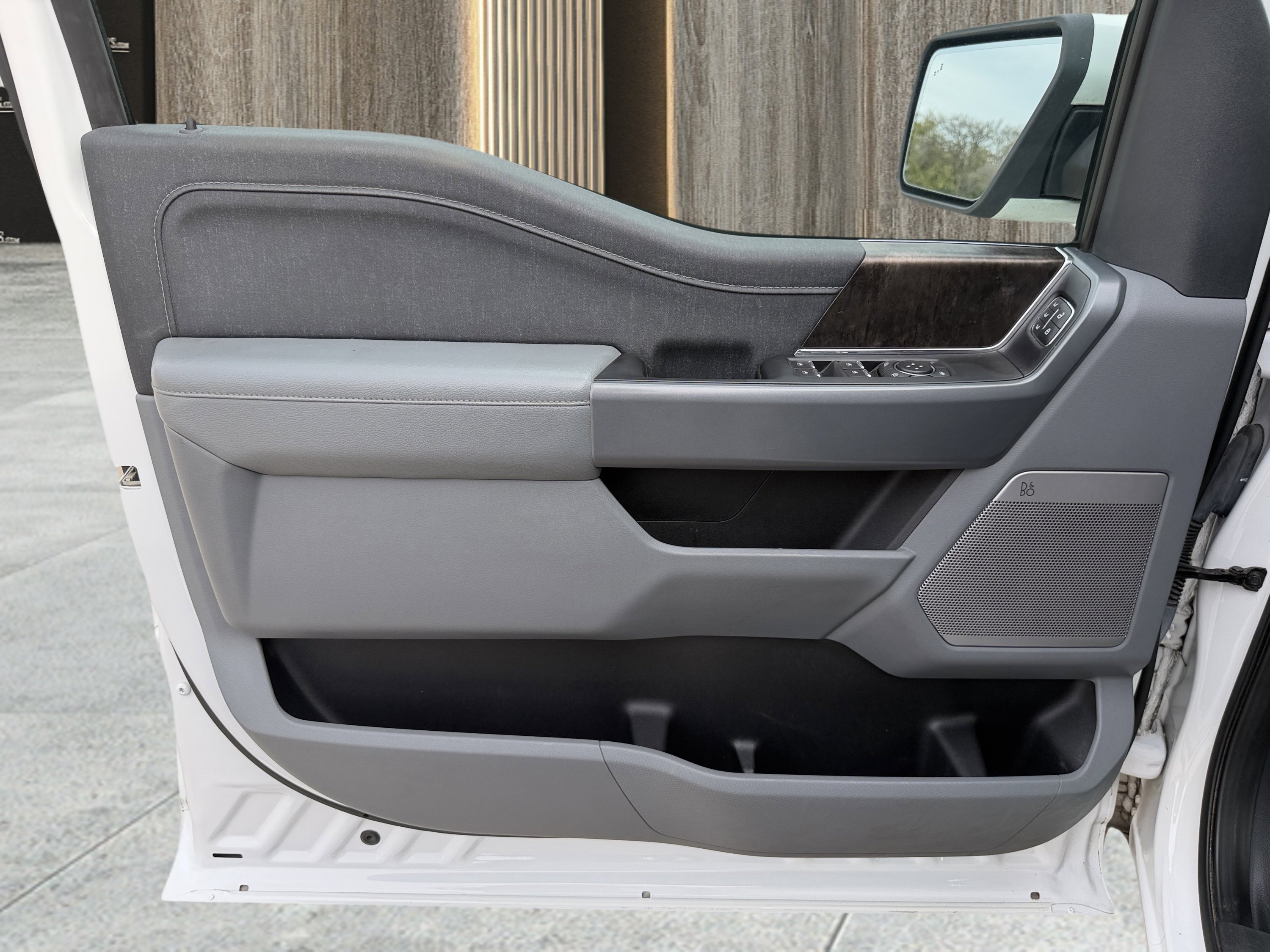 Used 2021 Ford F150 Lariat w/ Equipment Group 501A Mid image 27