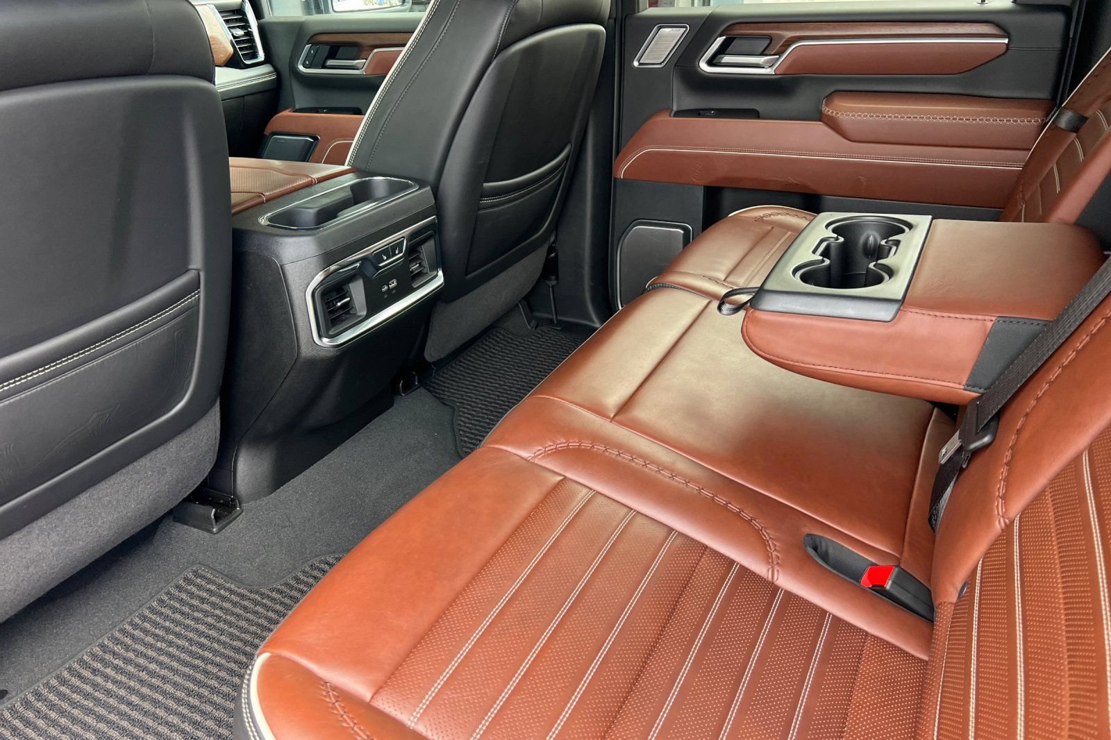 Certified 2025 GMC Sierra 2500 Denali Ultimate AWD/4WD image 9