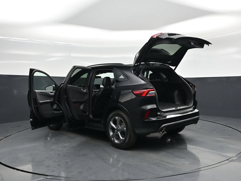 Certified 2023 Ford Escape ST-Line w/ Tech Pack #1 FWD image 35