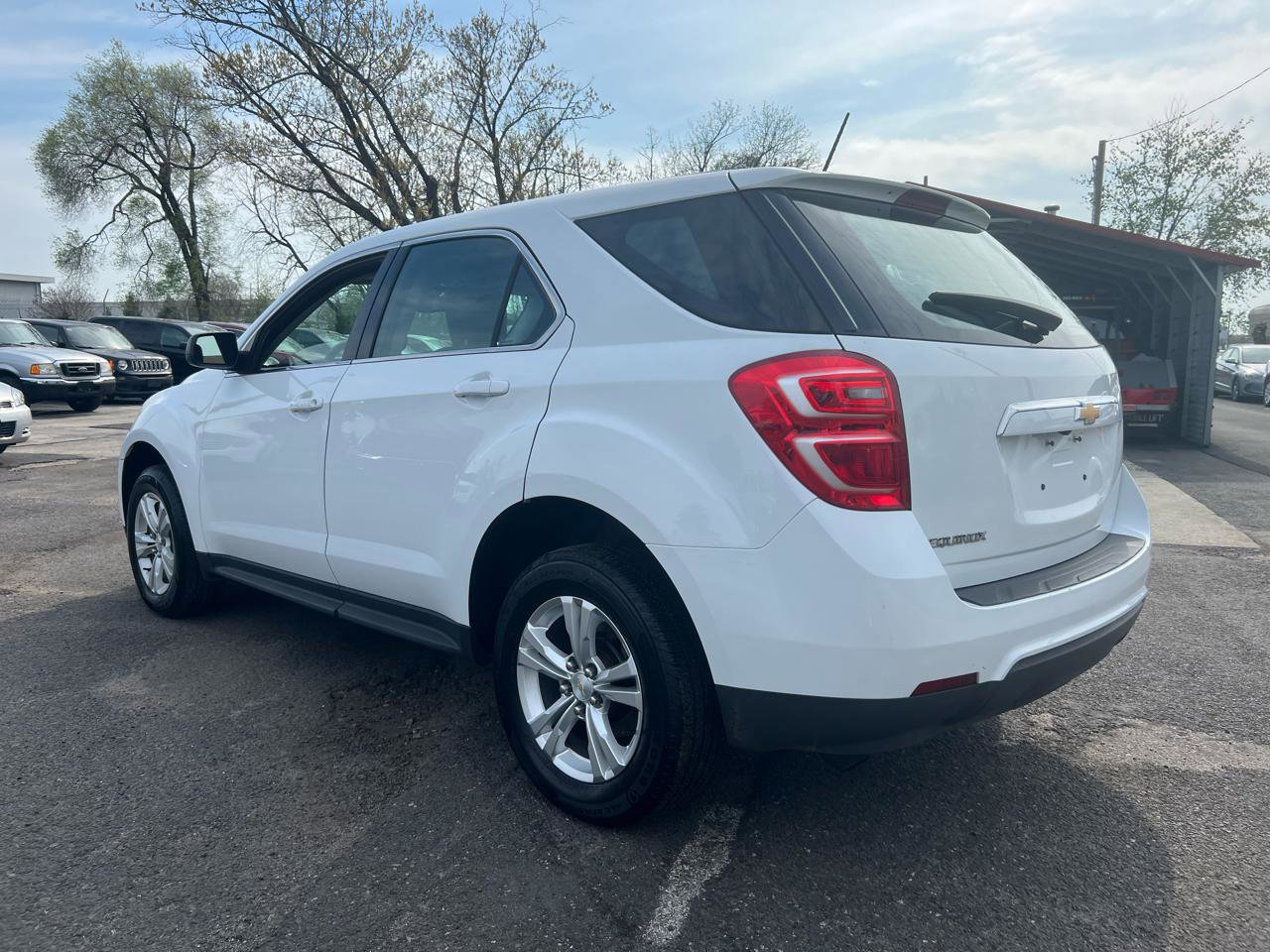 Used 2017 Chevrolet Equinox LS FWD image 8