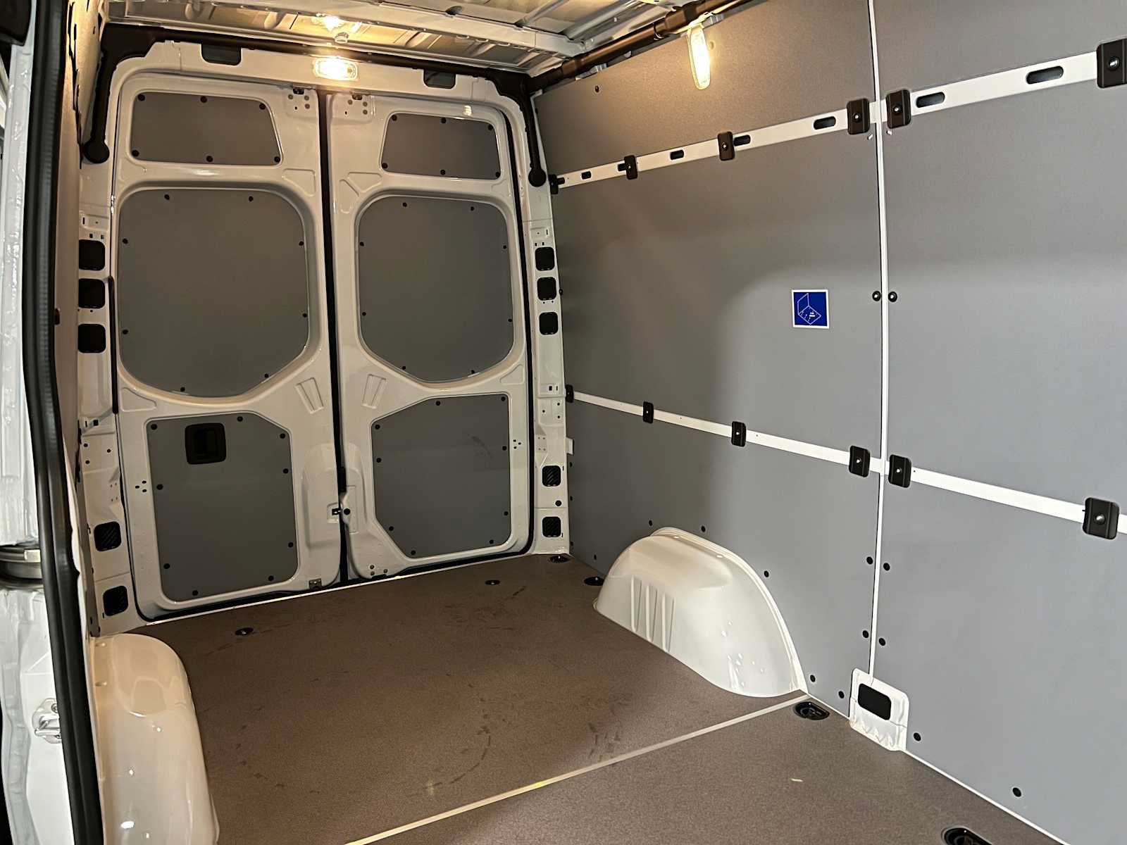 Used 2025 Mercedes-Benz Sprinter 2500 image 14