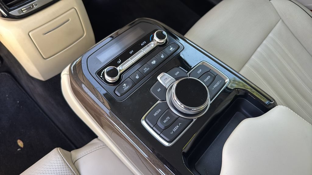 Used 2018 Genesis G90 3.3T Premium AWD/4WD image 35